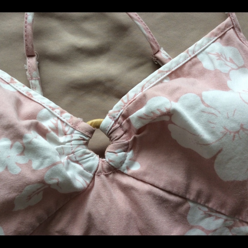 Hawaiian Style form fitting dress - Picture 3 of 8